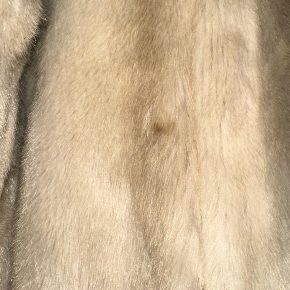 Vintage Sears Fashion Beige Faux Fur Coat Women 10 Retro Old Money Glam Chic - Picture 8 of 9